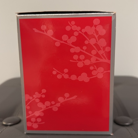 Heirloom Collection | Barbie Sophisticated Lady Ornament- 2013 - Picture 8 of 10